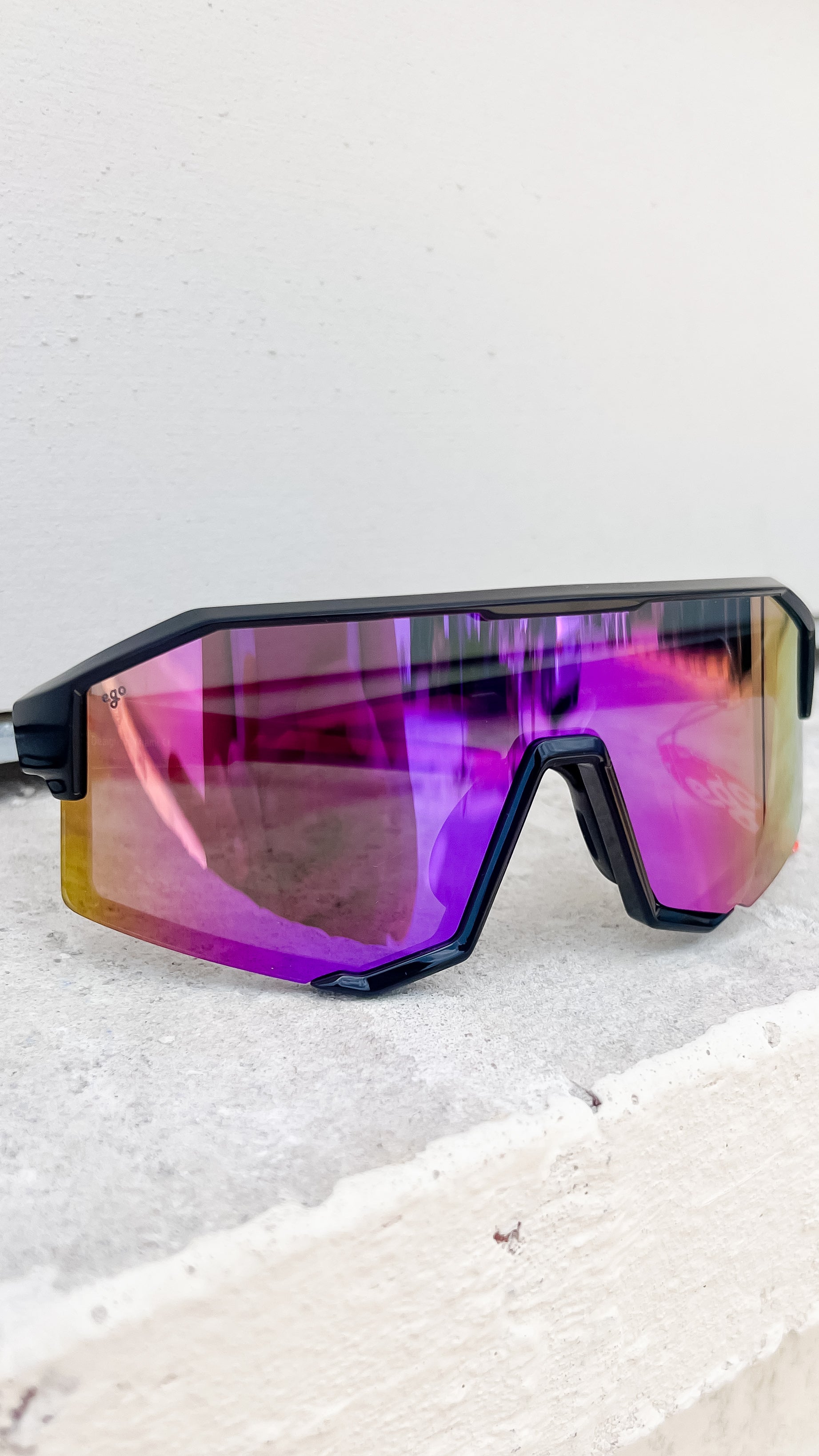Mountain Views Polarized Sunglasses