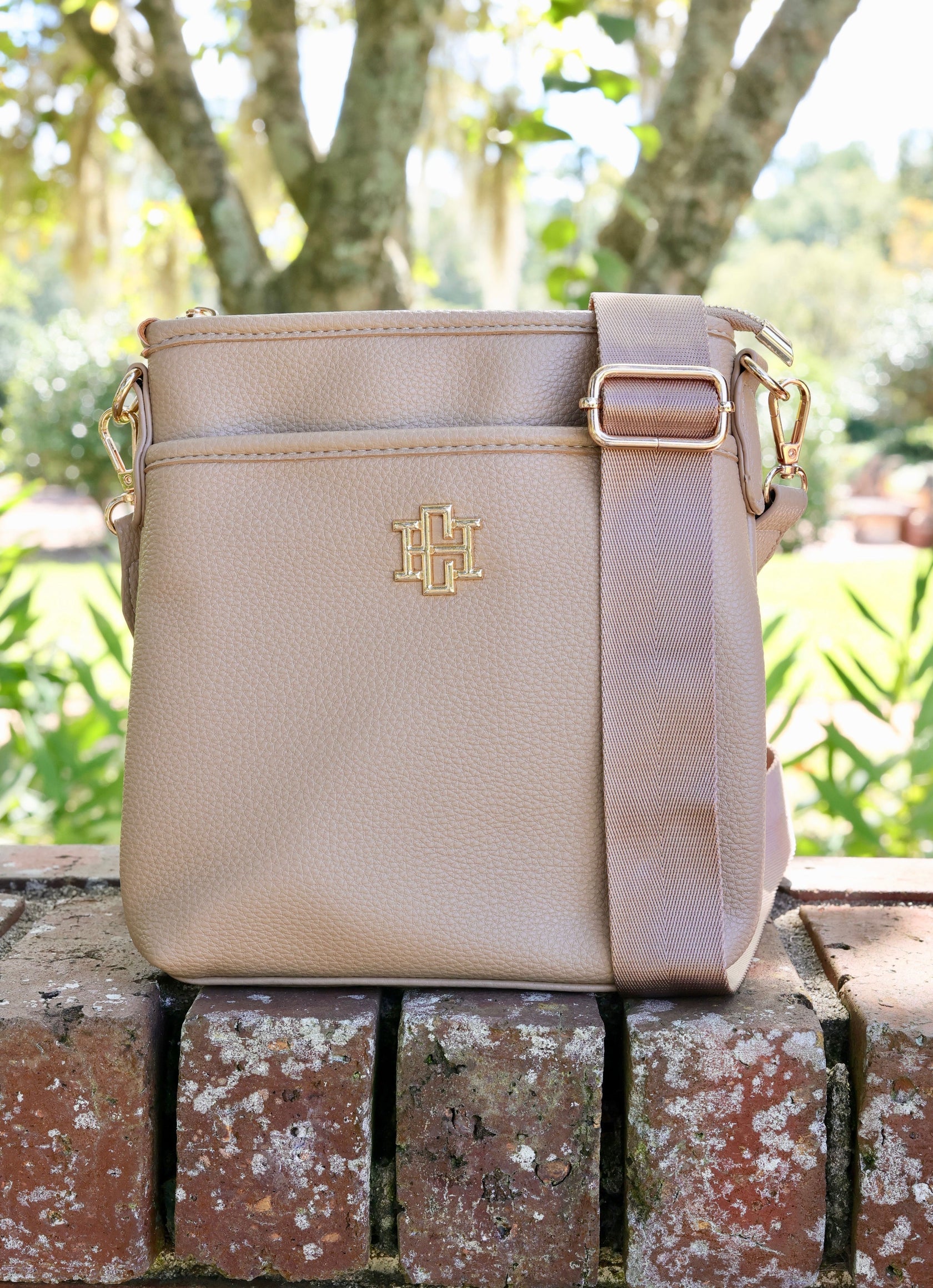 Briggs Tan Crossbody