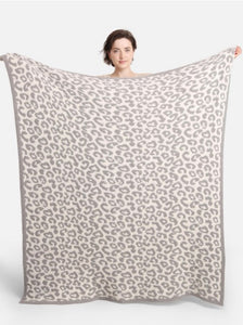 Jacquard Animal Print Comfy Luxe Knit Blanket