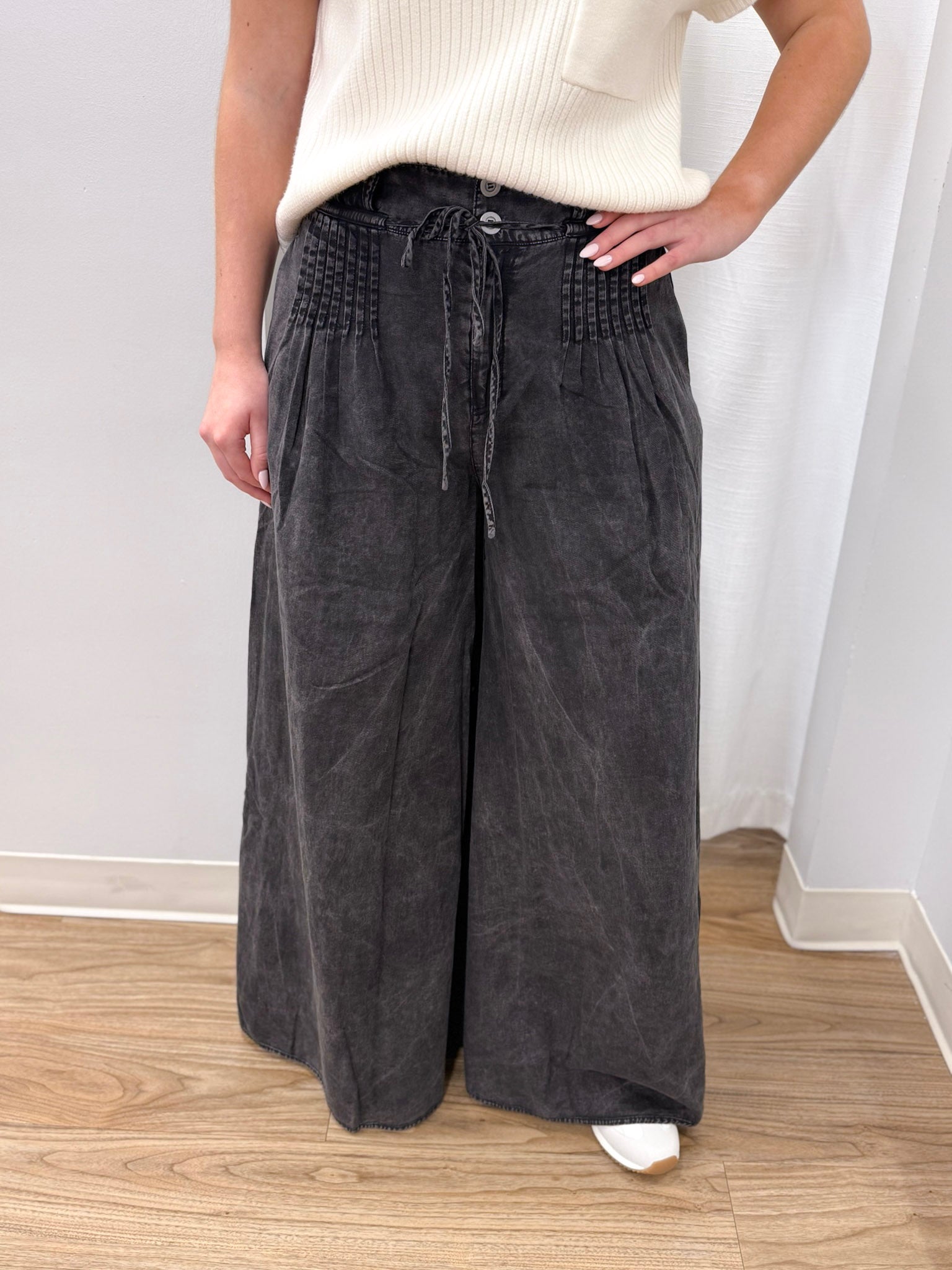 Leslie Washed Black Pleated Wide Leg Pants