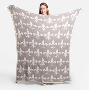 Super Soft Fleur De Lis Knit Blanket