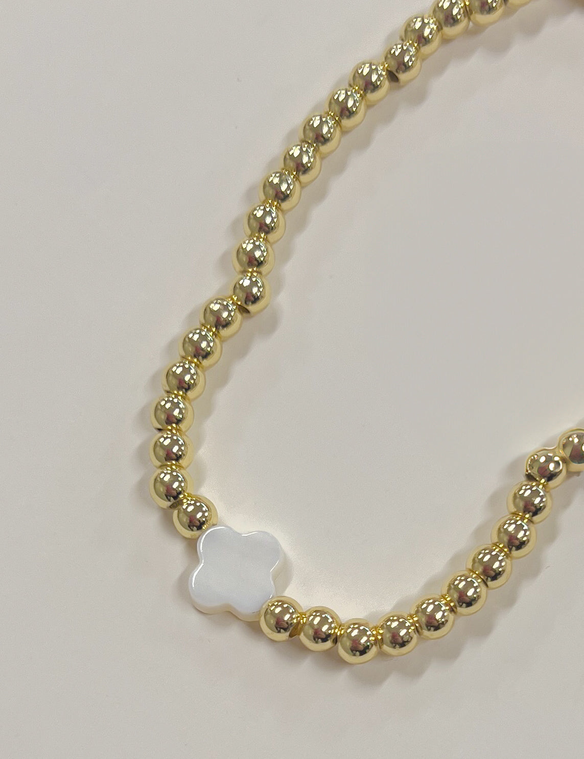 4 MM Gold Shell Clover Bracelet