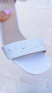 LIZZI PEARL STUDDED WHITE BLOCK HEEL