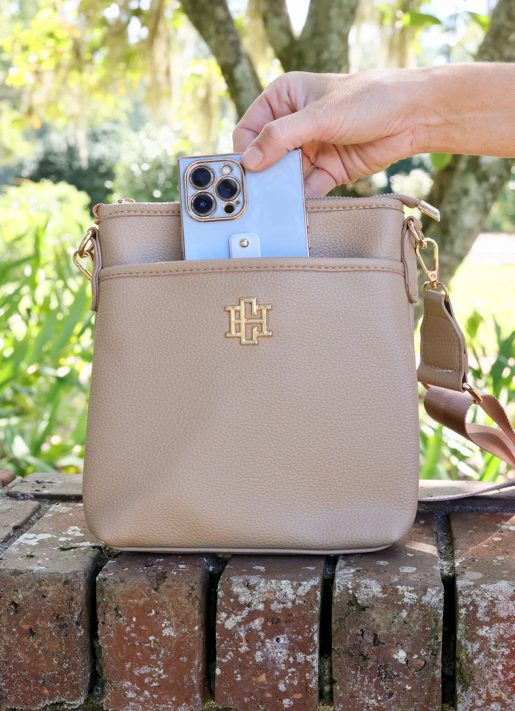 Briggs Tan Crossbody