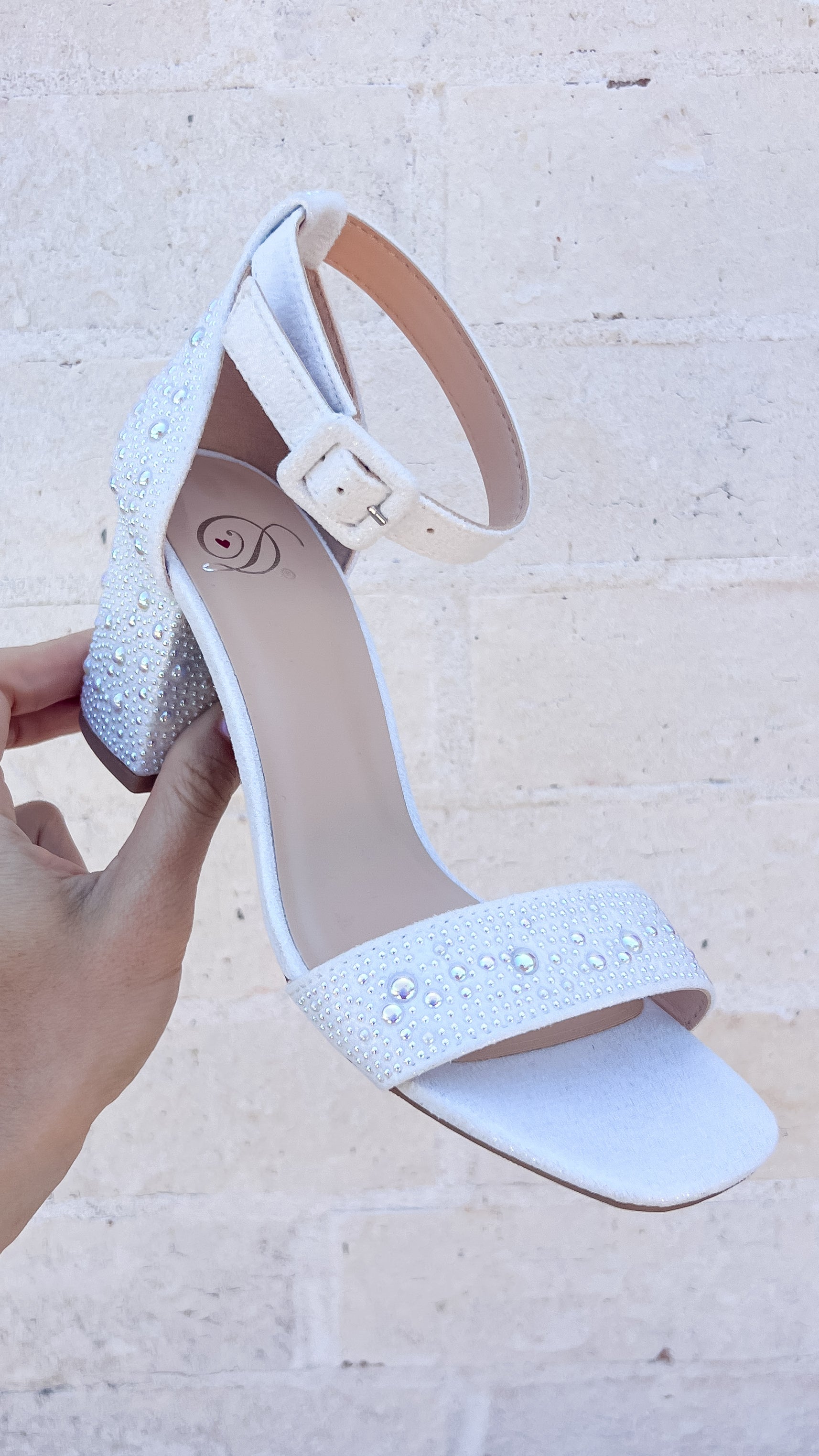 LIZZI PEARL STUDDED WHITE BLOCK HEEL