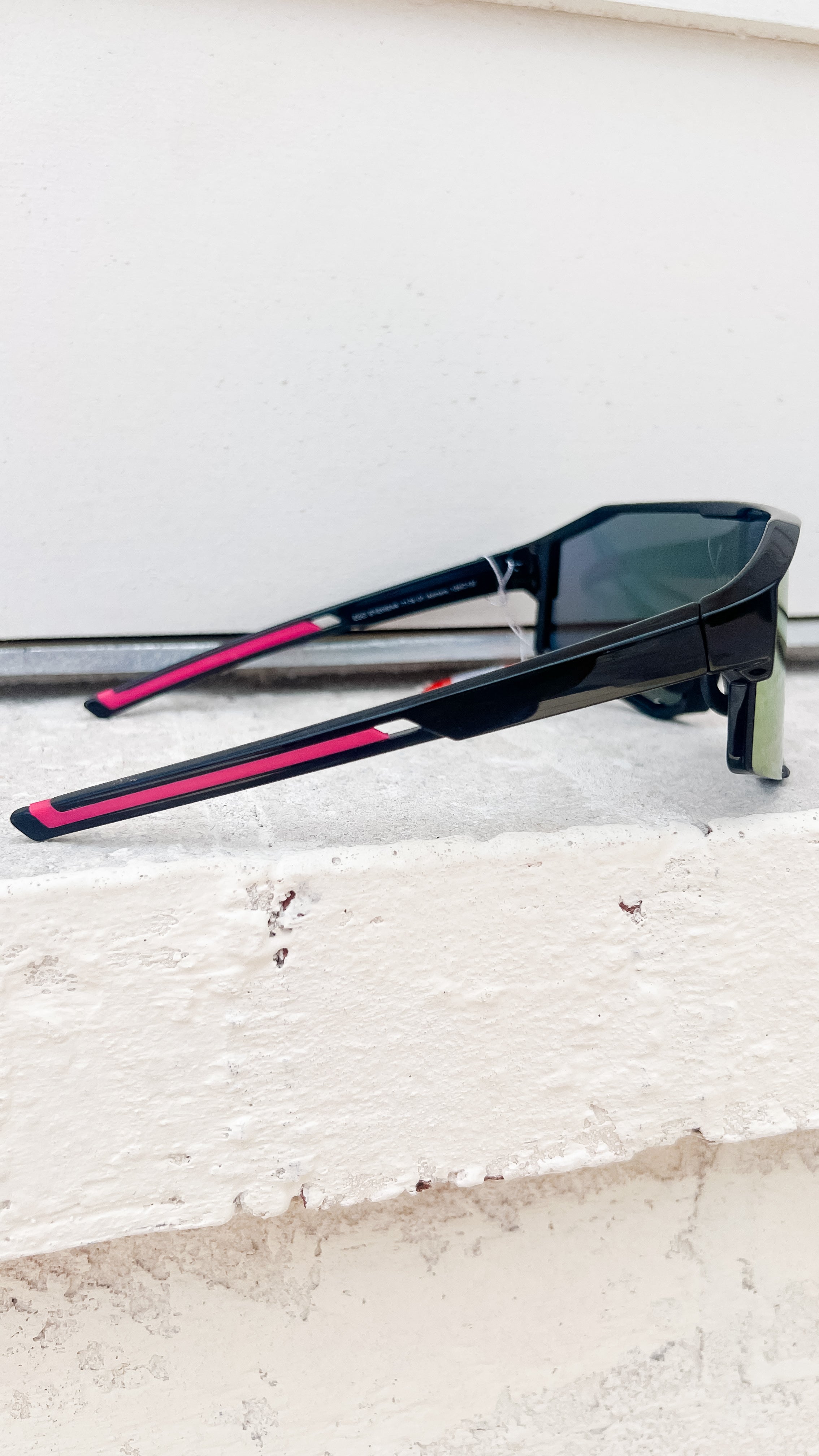 Mountain Views Polarized Sunglasses