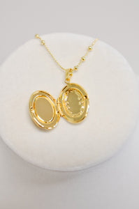Locket Pearl Necklace