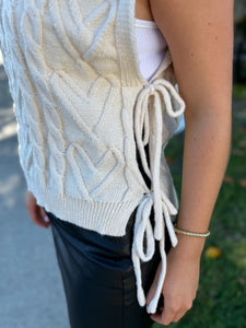 Sweetness Cream Bow Sweater Vets